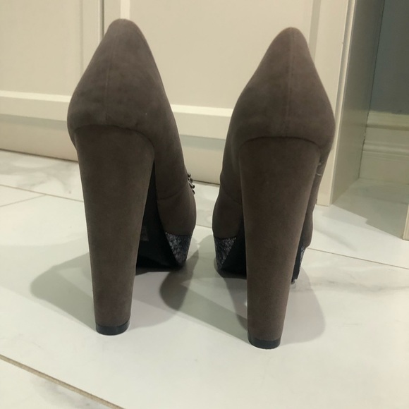 Like NEW! Aldo Glittery Peep Toe Platform Heels - Picture 6 of 12